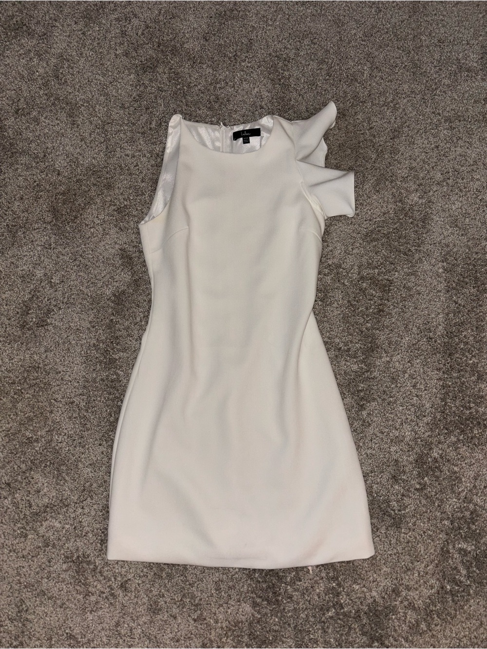 White Lulus dress with ruffle sleeve, worn once